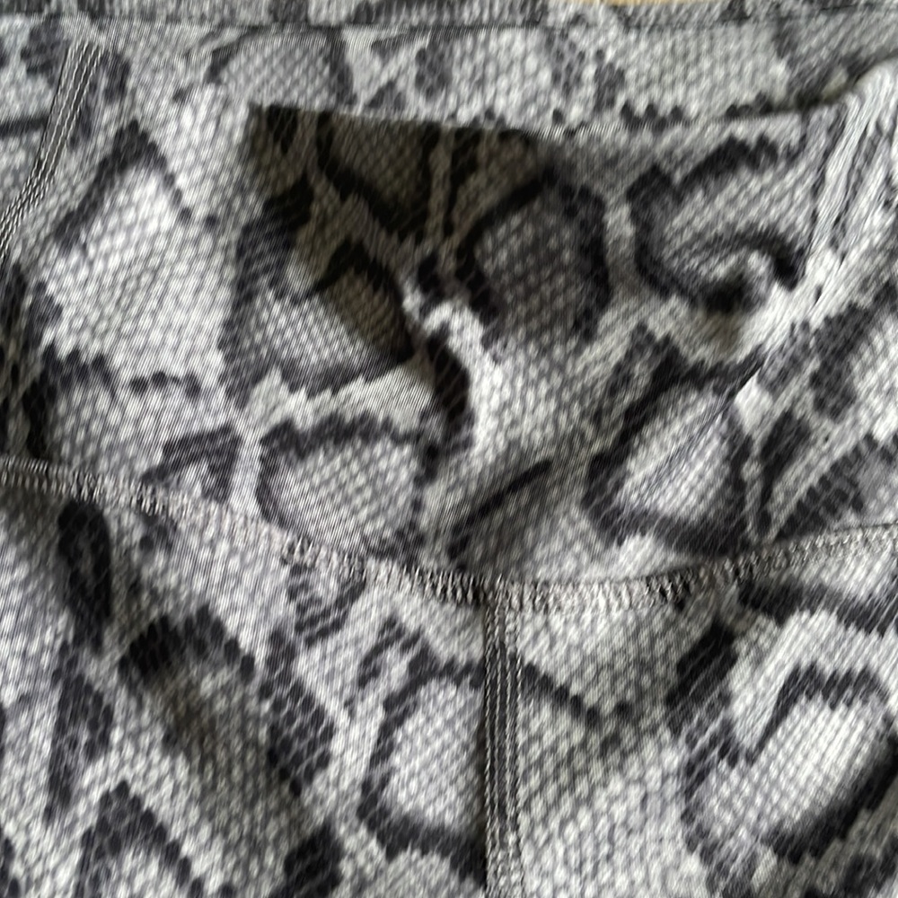 Avia snake print workout tights size small - Picture 3 of 10